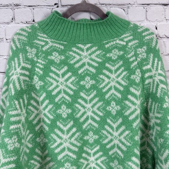 Old Navy Holiday Print Mock Neck Sweater In Green Snowflake Plus Size 2X - Picture 3 of 8